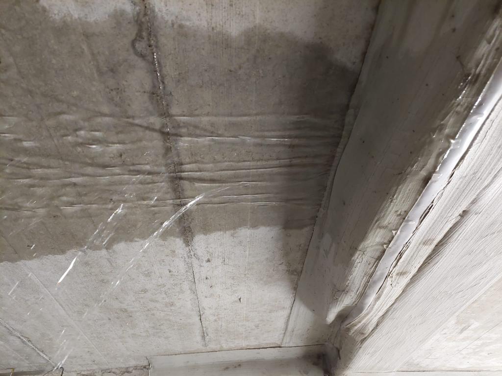 Wasseraustritt am Mauerwerk