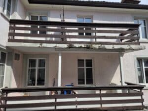 Feuchte Keller sind ein Dauerproblem. Mit Innen- oder Aussenabdichtungen, Drainagen und Sanierputzen lassen sich Mauern nachhaltig trockenlegen.