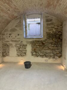 Bruchsteinmauer Abdichtung, Mauerentfeuchtung, Mauer-Sanierung
