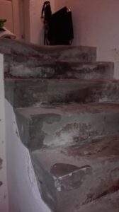 Oberflächenschutz bei feuchten Treppen im Altbau