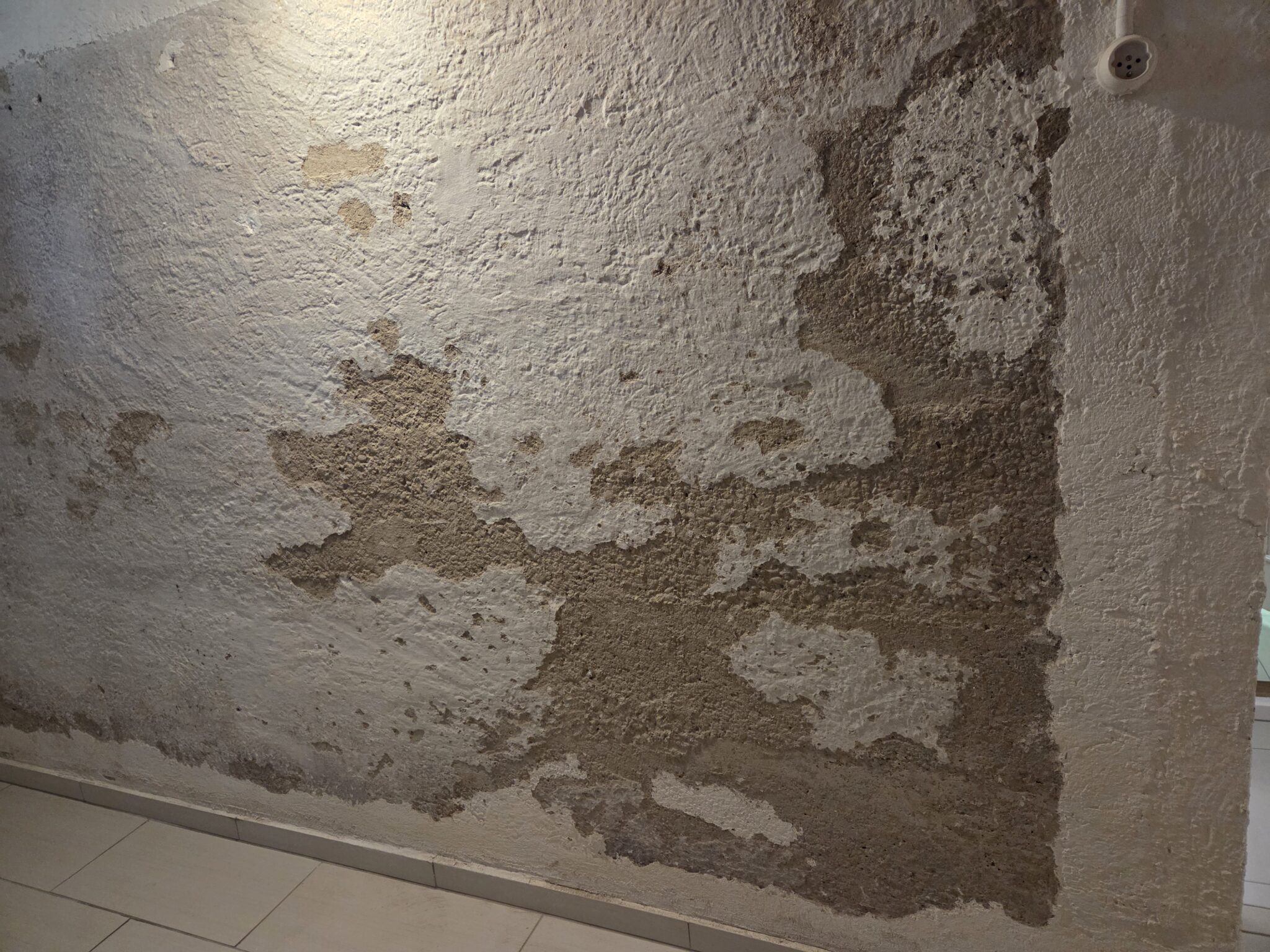 Wand bröckelt – was tun?