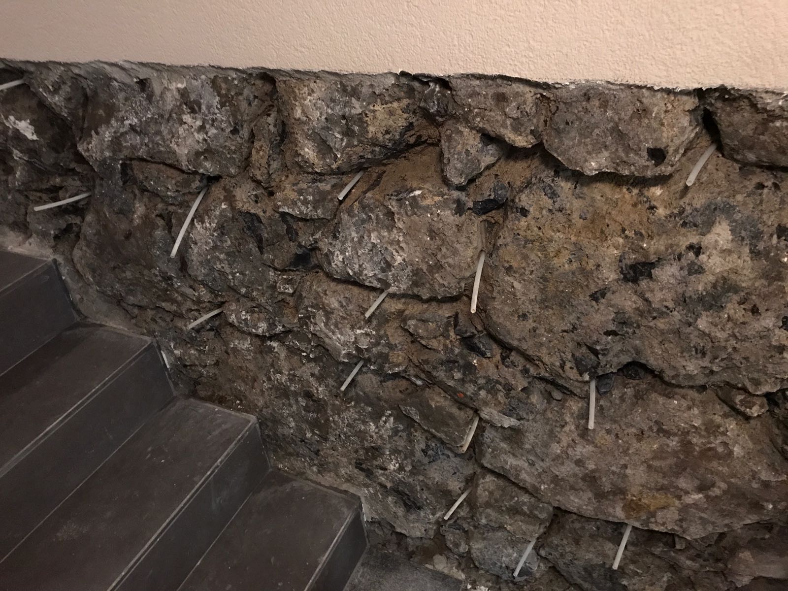 Bautenschutz Schweizweit mit der Brugger AG Mauer-Sanierung Mauerentfeuchtung