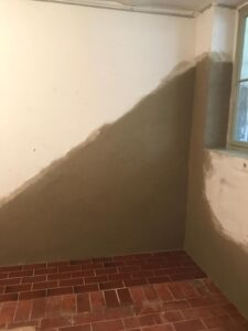 Punktuelle Abdichtung von Kellern und erdberührten Wänden