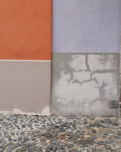 Das Problem bei der Sanierung von Feuchteschäden ist oft, dass die eigentliche Ursache nicht gefunden wird