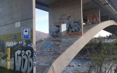 Beton Imprägnierung schützt vor Feuchtigkeit Graffiti und Moosbildung