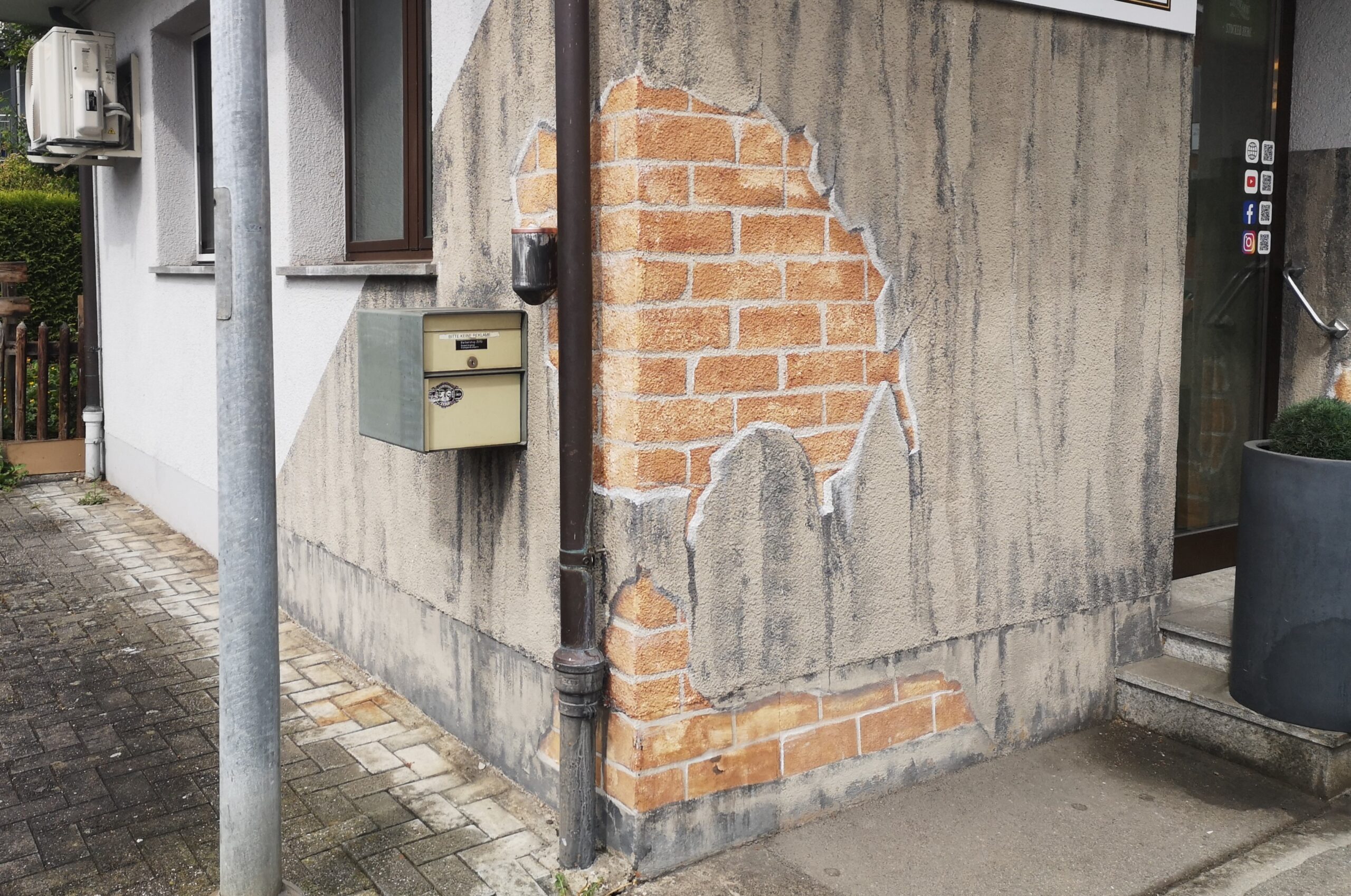 Feuchteschäden falsch saniert Oft wurden die Feuchteschäden falsch saniert