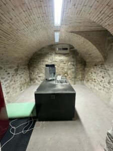 Sandsteinmauer entfeuchten: Die richtige Diagnose ist entscheidend