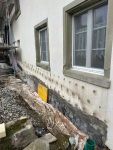 Mauerwerksinjektion Verfahren von Brugger AG Mauer-Sanierung gegen Aufsteigende Feuchtigkeit