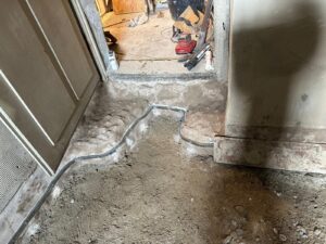 Naturkeller Boden betonieren, der Naturkeller entspricht nicht den heutigen Anforderungen. Früher genutzt zur Lagerung von Früchten und Gemüsen