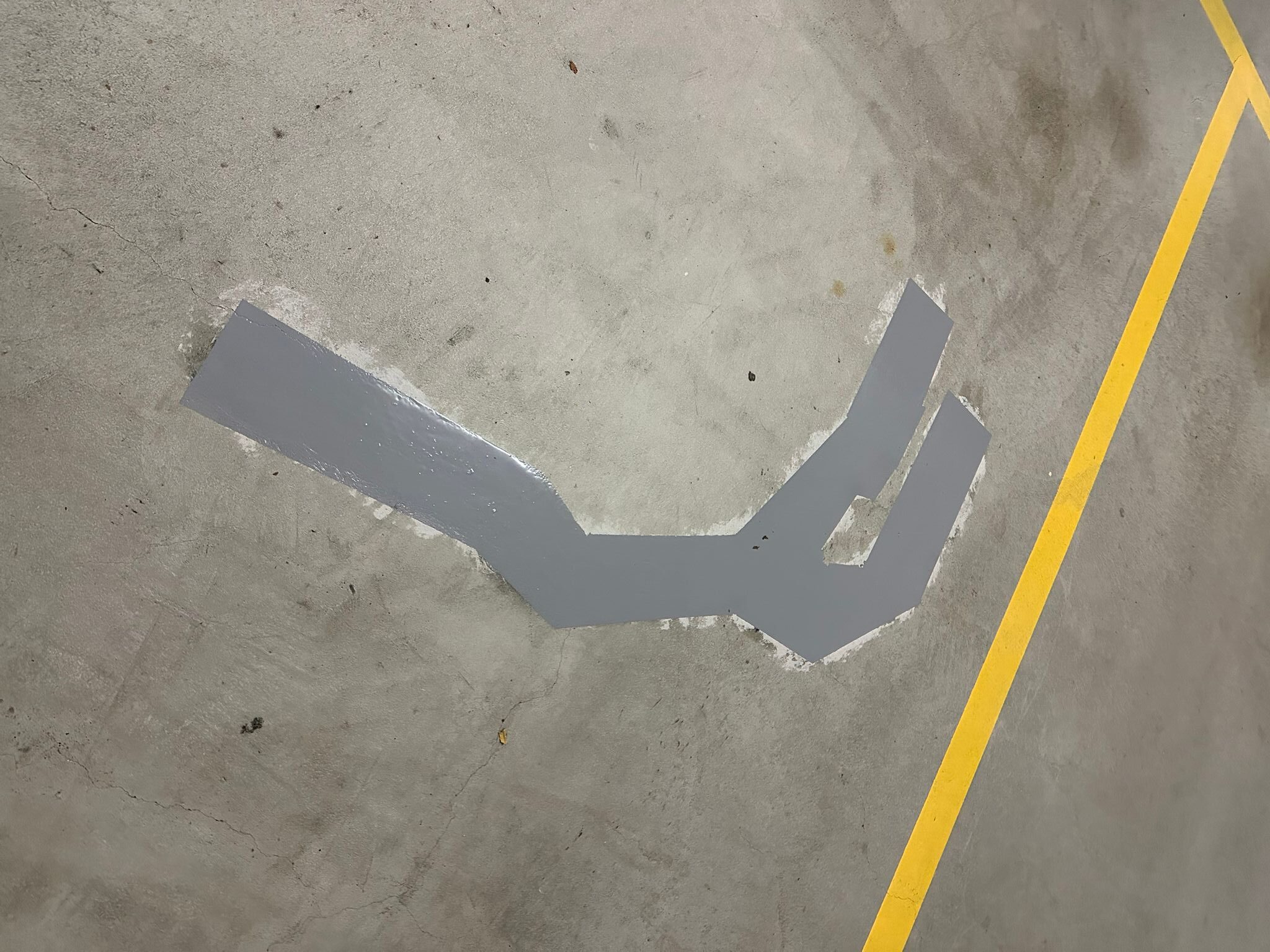 Betonfarbe vs Betonbeschichtung Unterschied